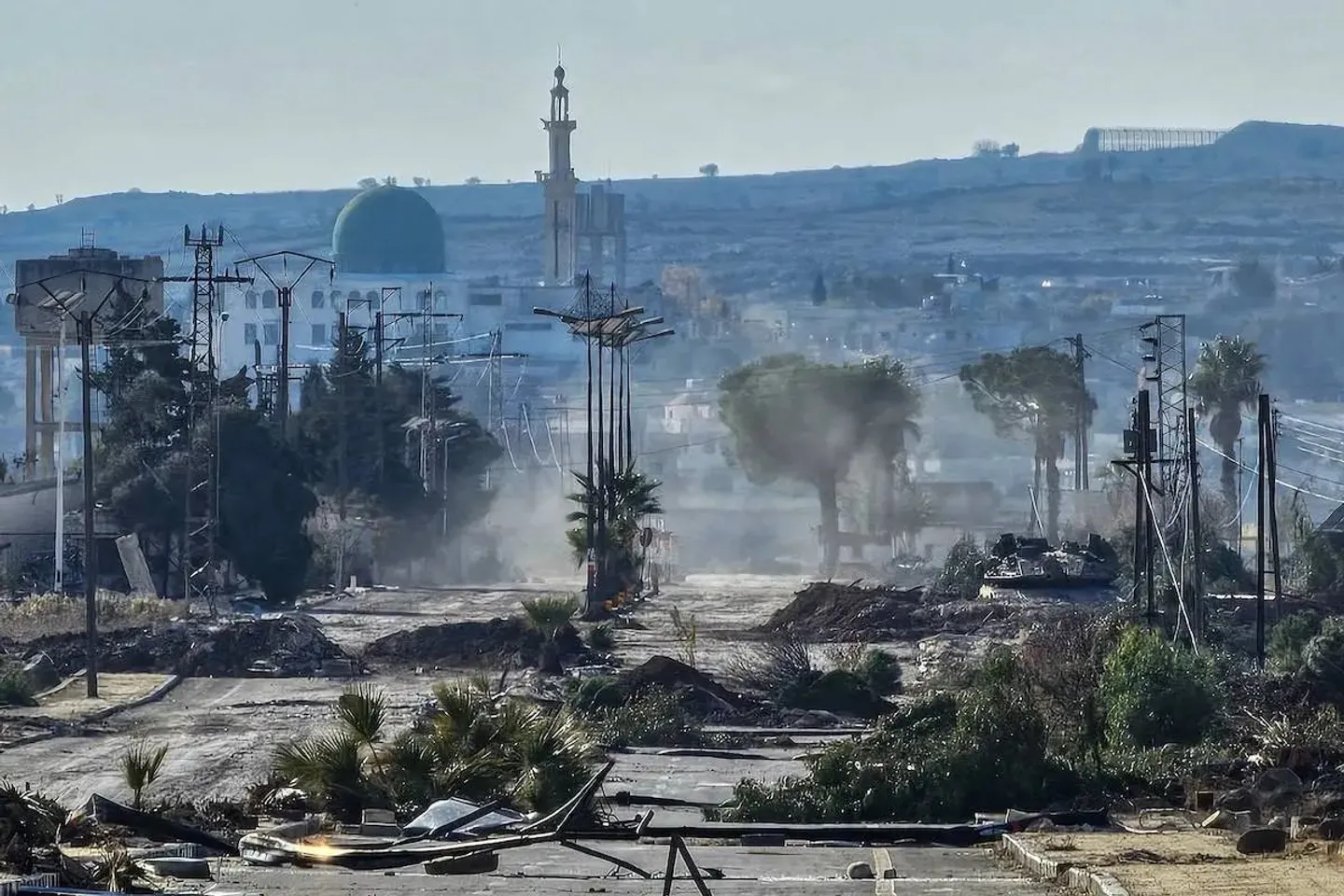 ئىسرائىلىيە سۈرىيەنىڭ كۆپلىگەن ھەربىي نۇقتىلىرىنى بومباردىمان قىلدى